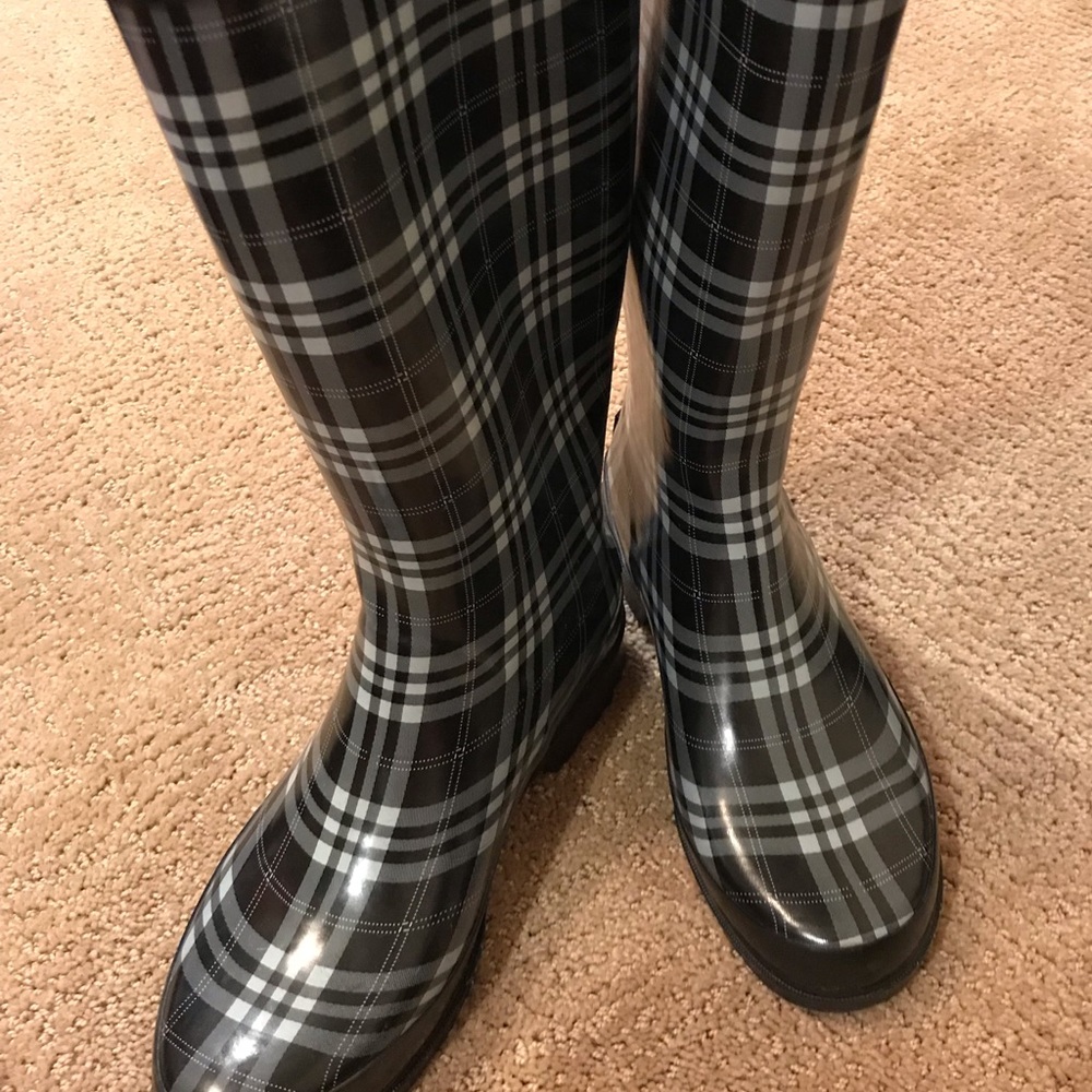 Rain boots
